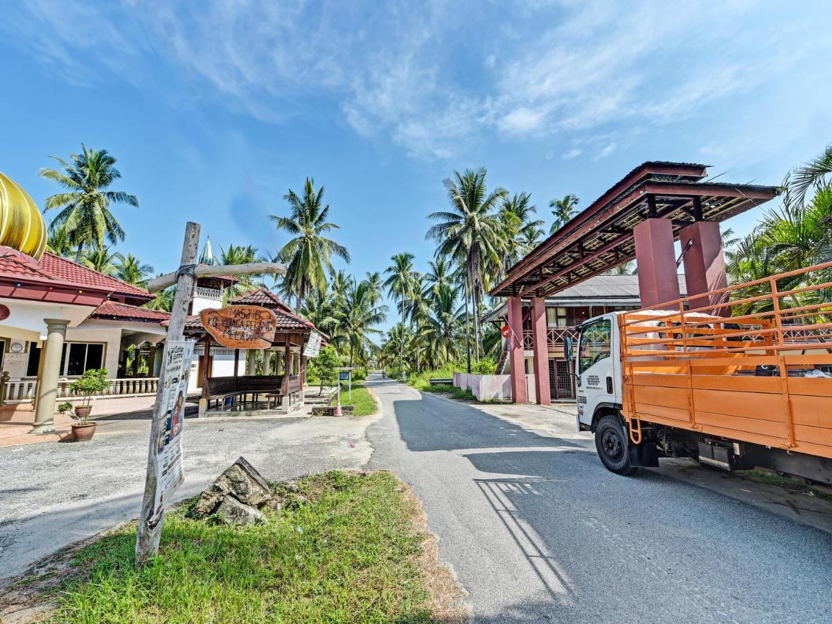 Oyo 90278 Redzwan'S Beach Resort Kota Bharu Exterior photo